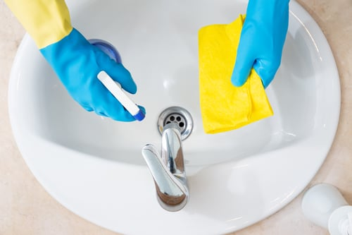 Deep cleaning vs regular cleaning: which service does your facility actually need?